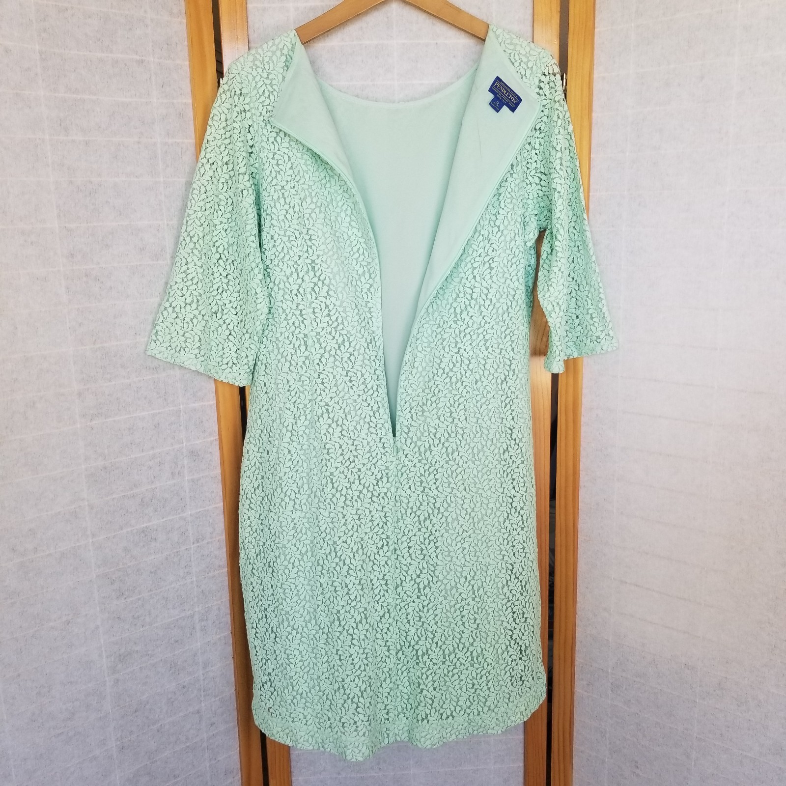 Pendleton Mint Green Lace Shift Dress Half Sleeves Size 12 Petite Lined