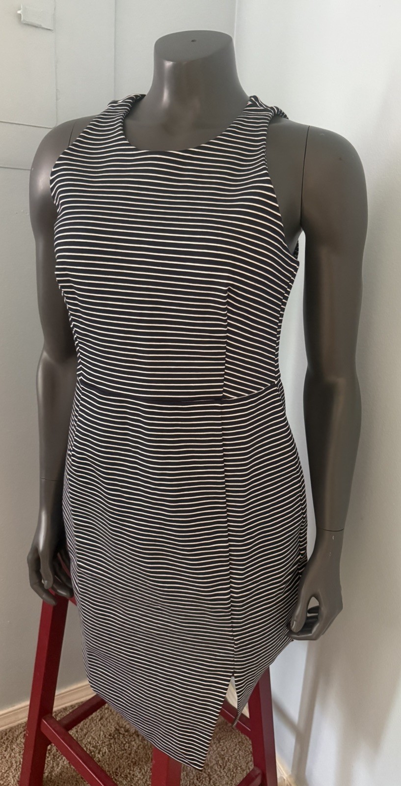 Banana Republic Navy Blue/White Striped Sleeveless Slim Fit Sheath Dress Size 6