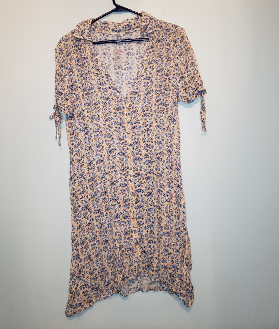 En Creme Womens M Mini Dress Deep V Blue Floral Button Accent Short Sleeve NWOT