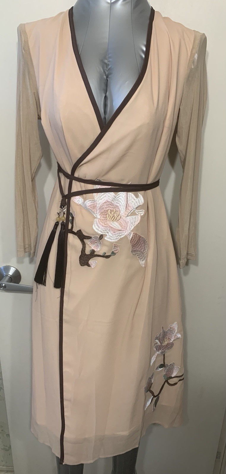 Hanfu dress beautiful embroidered flower Tassel bge Note: use ebay disc4Ad disc!
