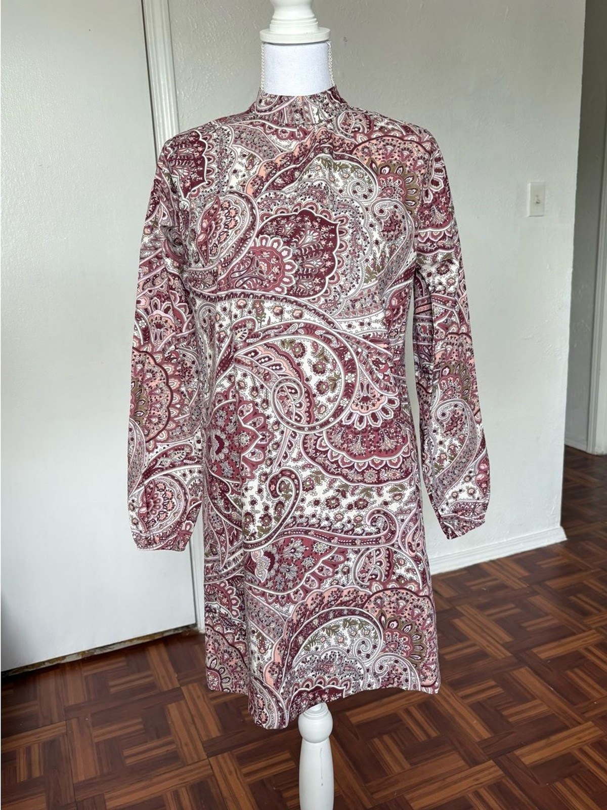 Bishop Sleeve Paisley Shift Dress in Dusty Pink size 1(36-38)