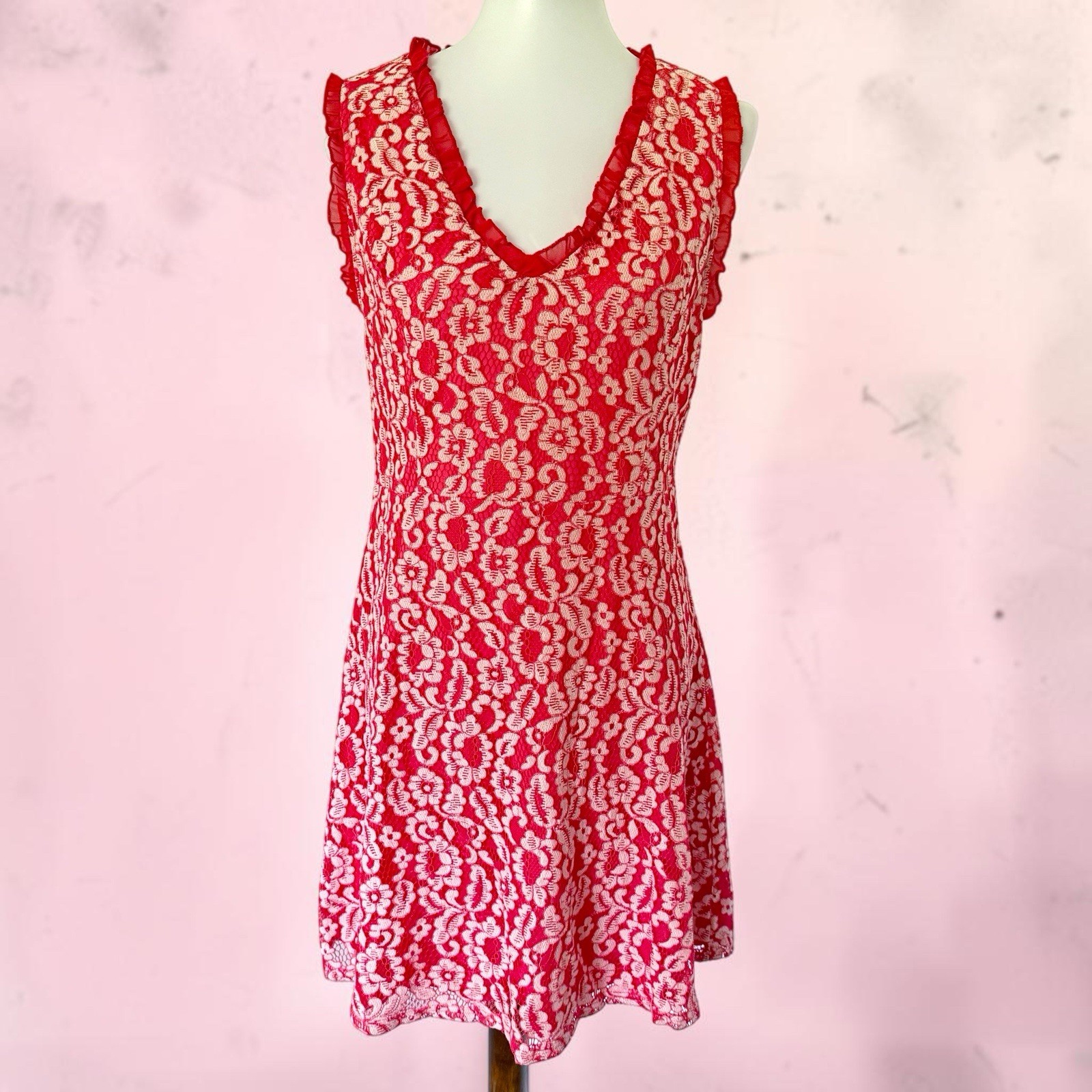 NEW Romantic Red Floral Lace Fit & Flare Cocktail Dress Ruffle Trim Sleeveless M