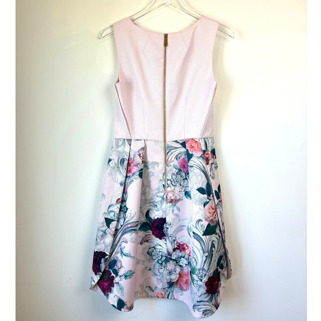 Ted Baker Sleeveless Light Pink Short Floral Dress with Pockets Women’s Size 2