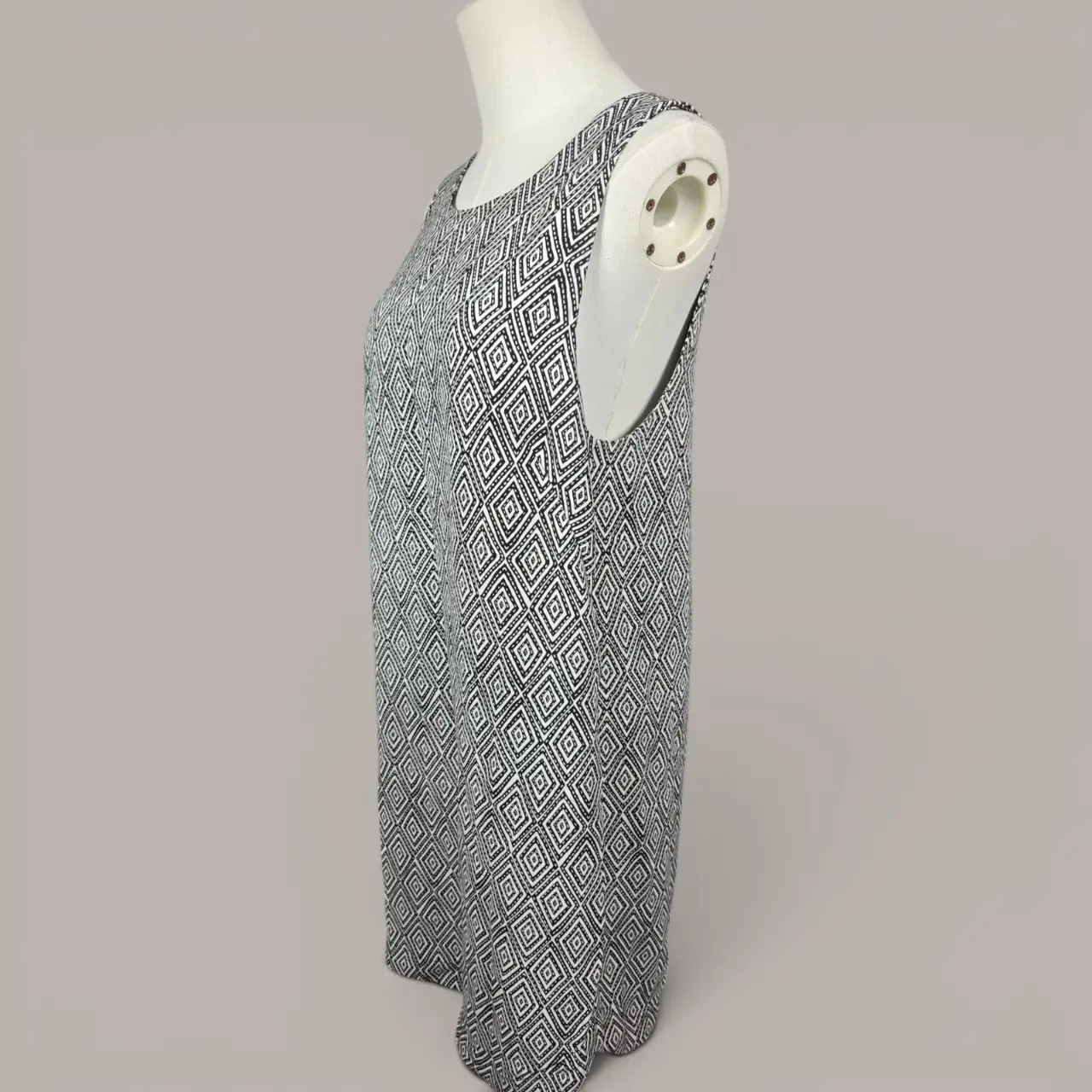 H&M Black White Geometric Diamond Print Sleeveless Shift Dress Tunic US 10