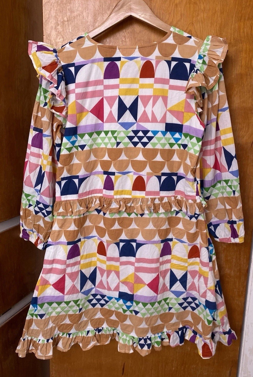 Sunshine Tienda Ruffle Sleeve Tiered Mini Dress Colorful Beach Geometric Sz S