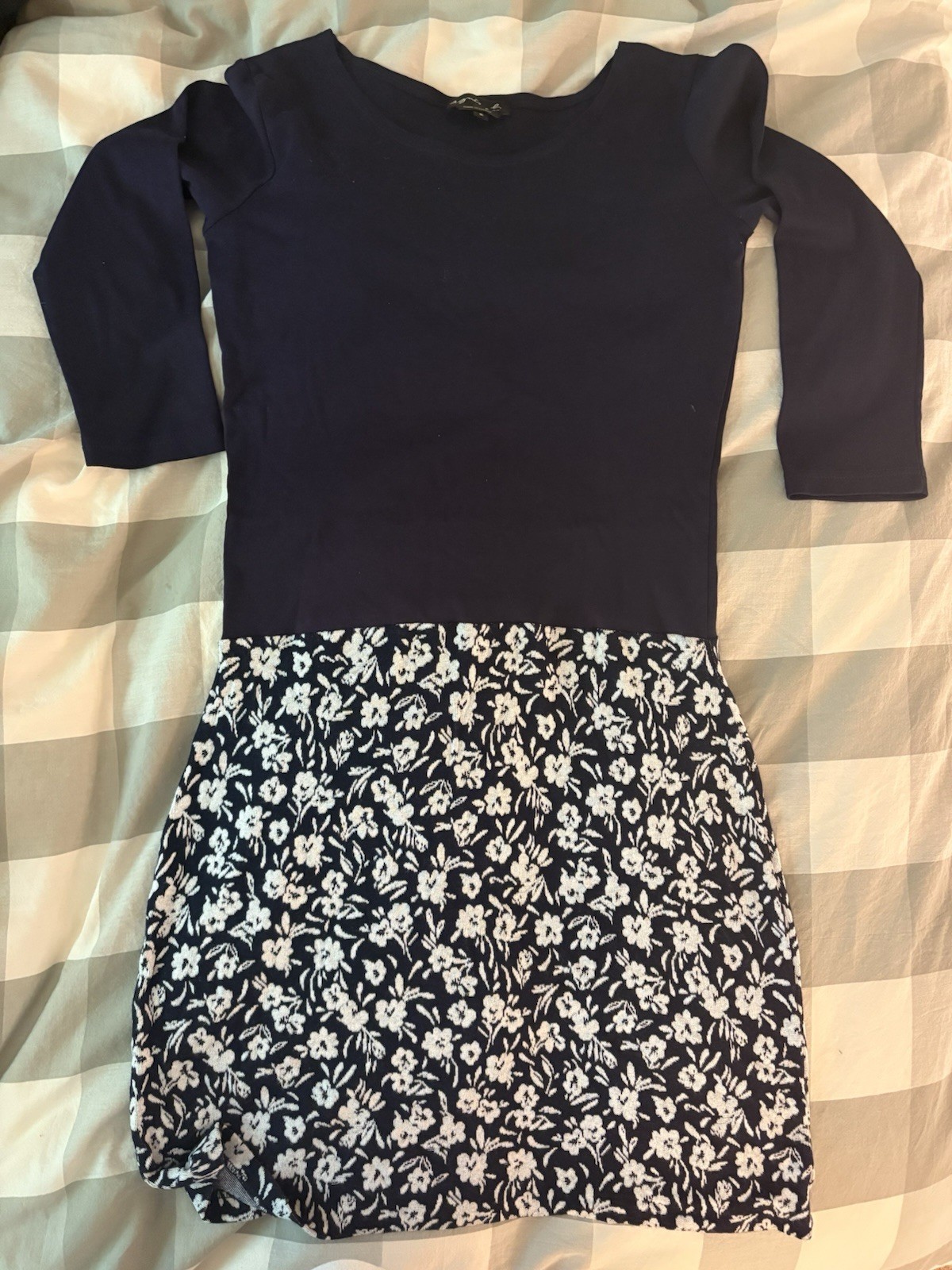 Agnes B Dress Solid Navy Top Floral Skirt Size 2 (women’s 38-40 Euro 6-8 US)