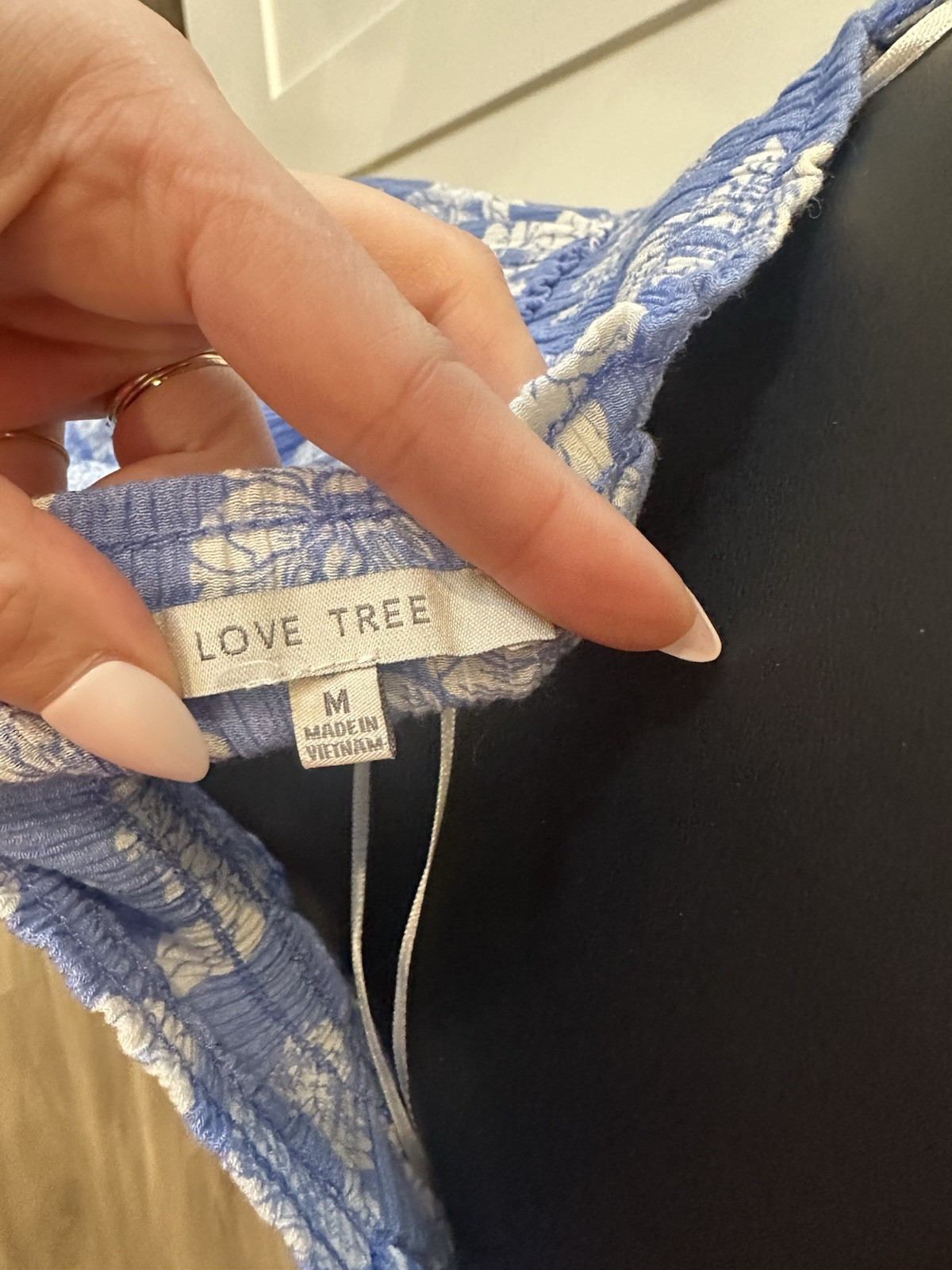 Love Tree Boutique Floral Flowy Lightweight Summer V Neck Blue Dress M