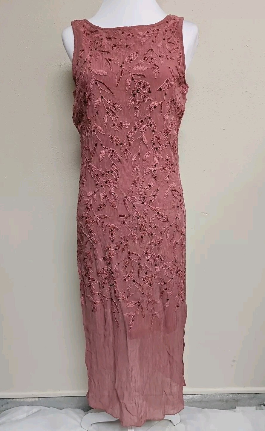 NWT SUNDANCE Women’s Dress Sleeveless Round Neck Embroidered Split Side.Size XS