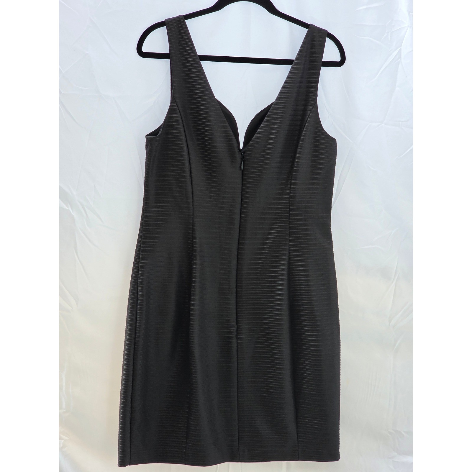 Guess Los Angeles Black Ribbed Notched V-Neck Sleeveless Sheath Dress Size 14