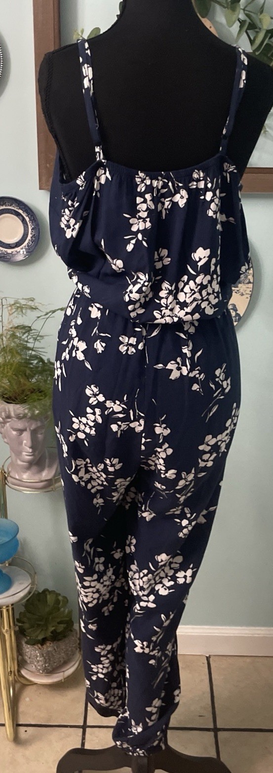 Gap One Piece Navy Blue& White Medium Floral Spaghetti Strap V Neck Pockets