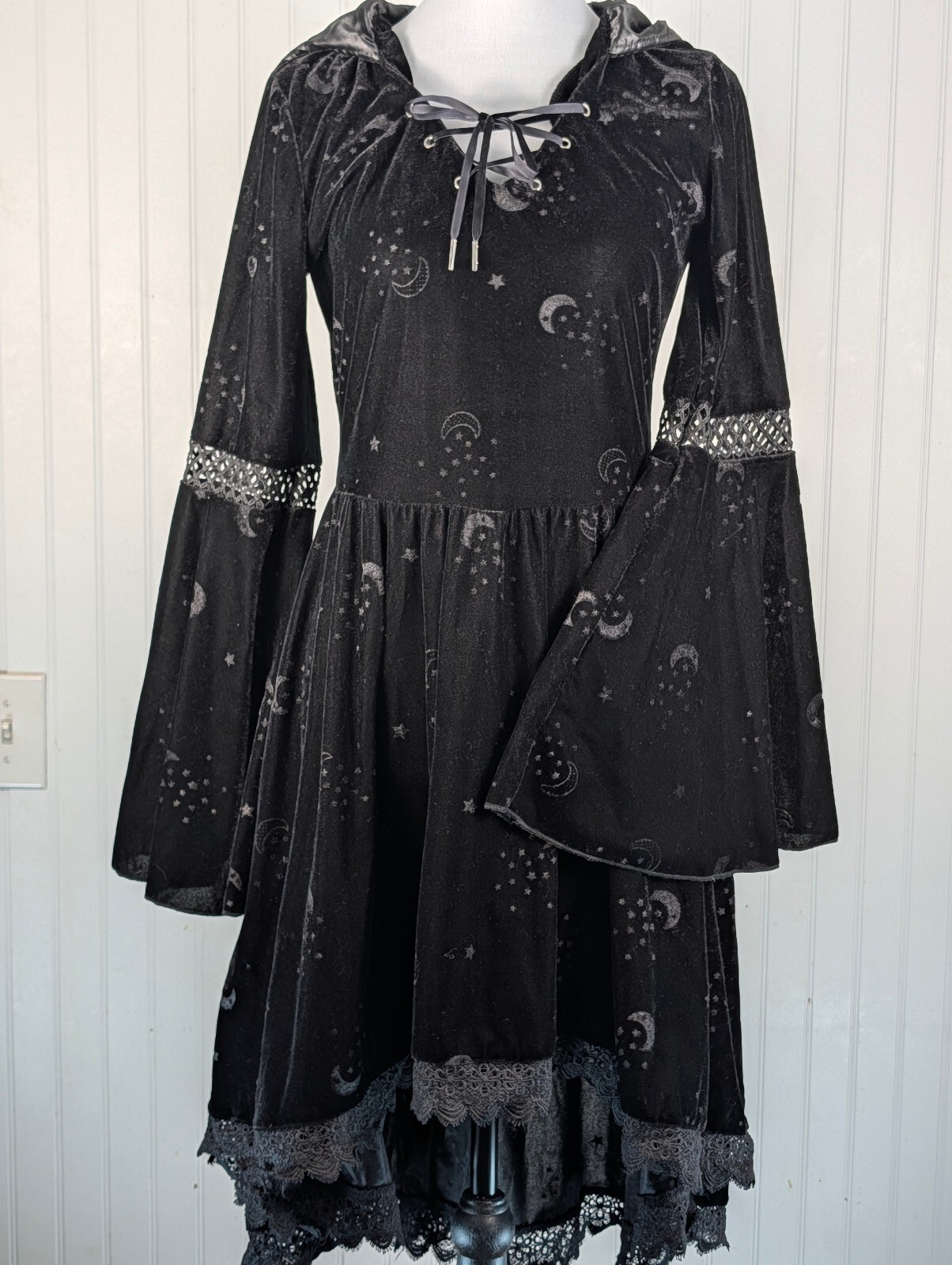Spirit Halloween Celestial Coven Black Velvet Hooded Dress Moon & Stars M