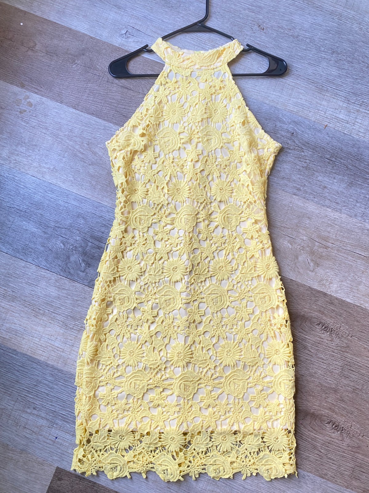 Bolaiya M Yellow Crochet Lace Halter Dress Women s Size S Floral Overlay