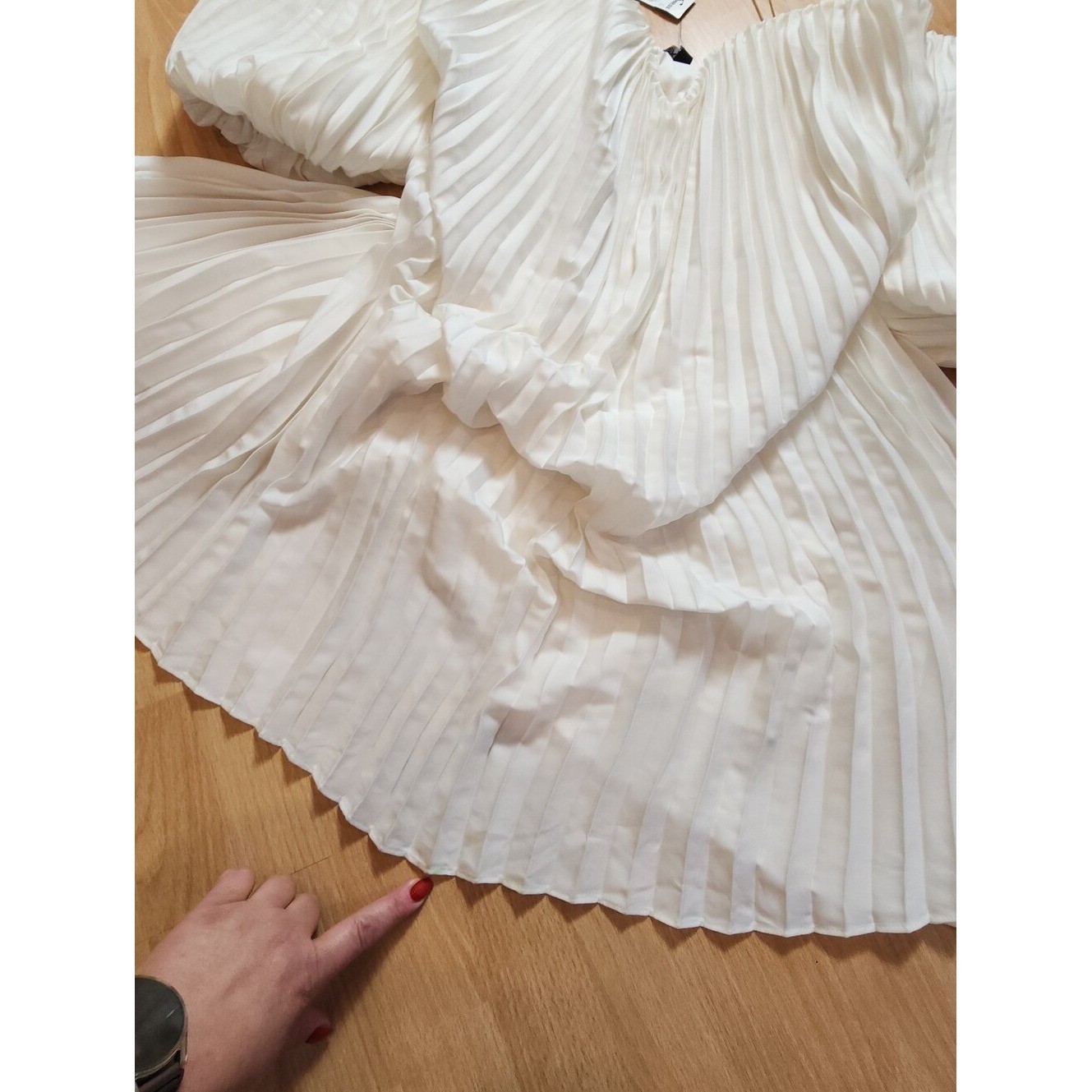 Size XL NWT Express Off Shoulder Pleated Mini Dress Ivory Stretch Women’s