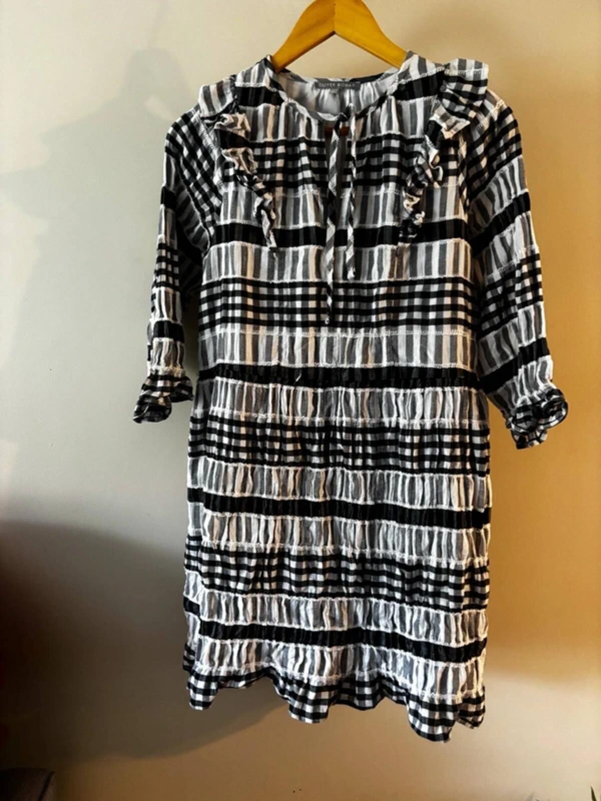 Oliver bonas summer black & white dress size 10