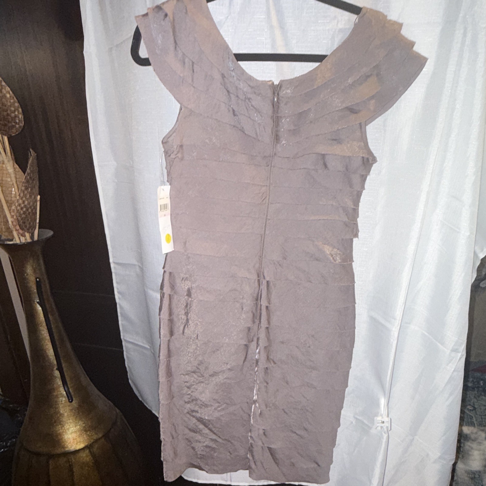 London Times Women’s 10 Taupe Solid Scoop Neck Sleeveless Sheath Knee Ruffle