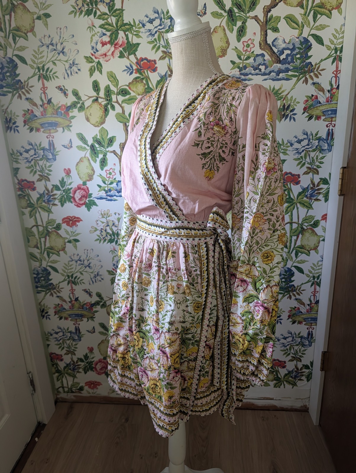 NWT A Loves A Floral Print Surplice V-Neck Long Bubble Sleeve Wrap A-Line Dress