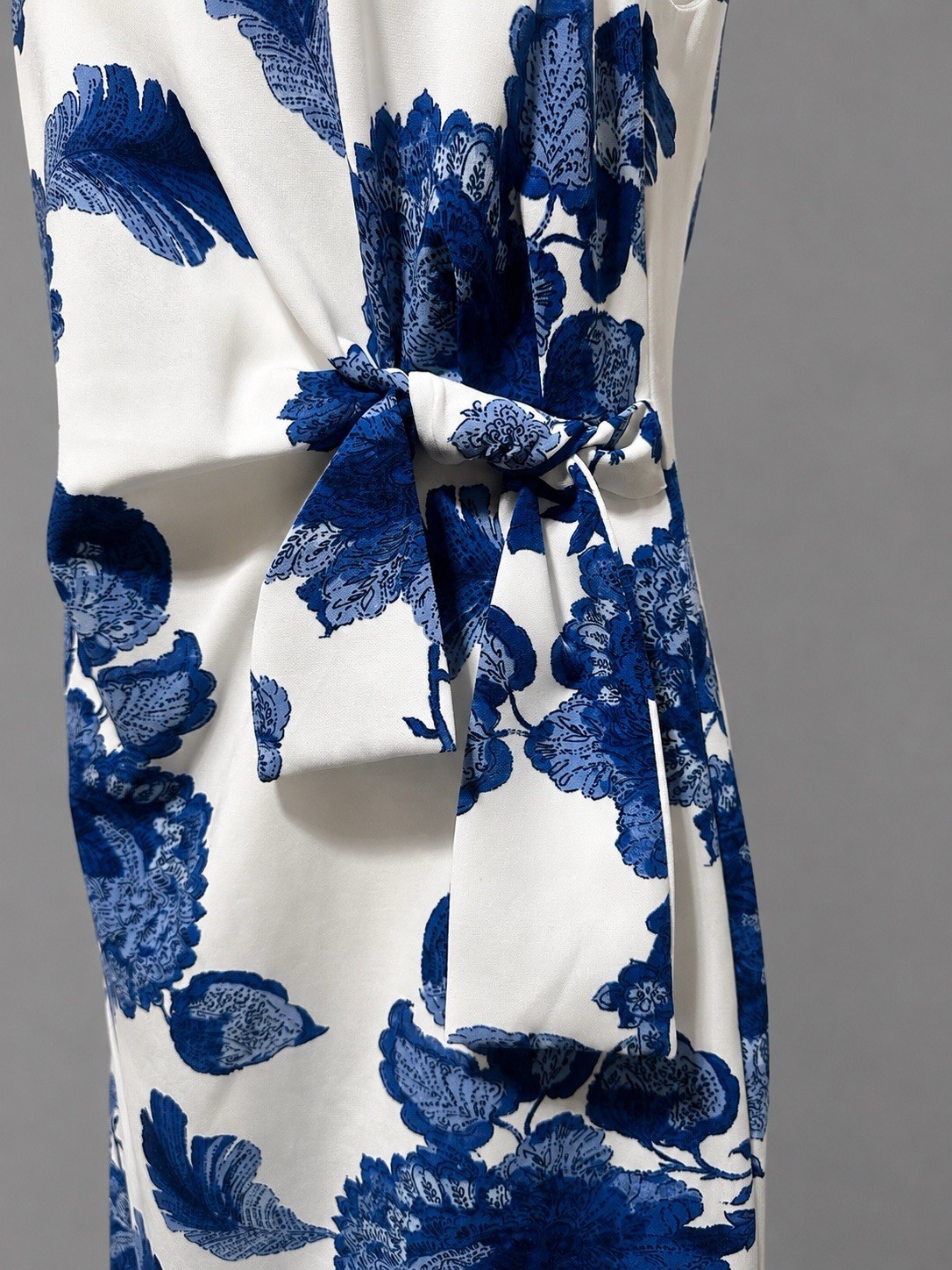Tommy Hilfiger Floral Sheath Dress Size 4 NWT Blue White Side Tie Stretch