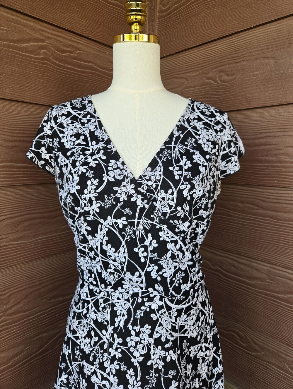 Ann Taylor LOFT Black & White Floral Fit-and-Flare Dress Women’s Size 8