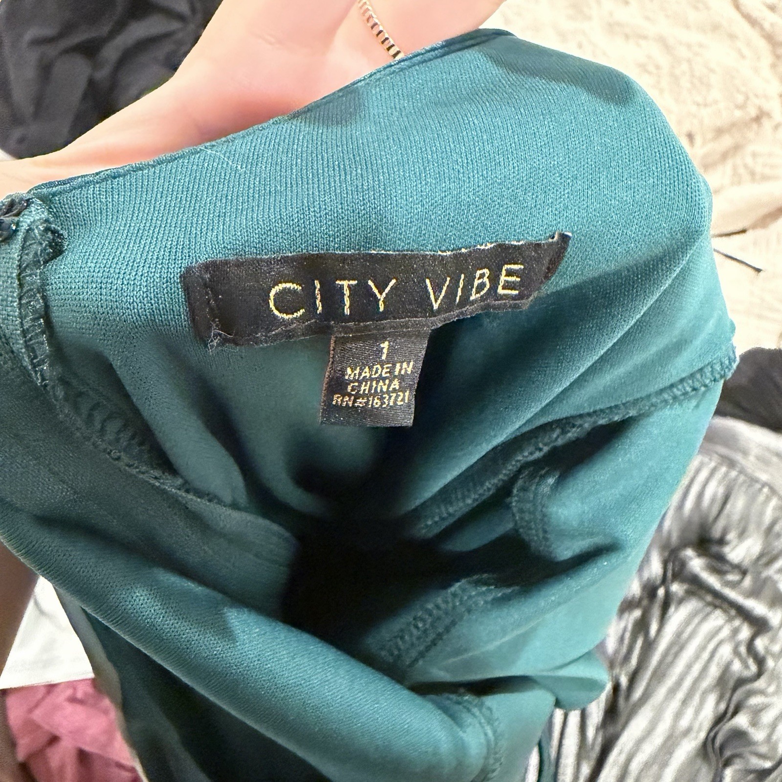 City Vibe Women’s S Green Solid Bodycon Square Neck Long Sleeve Mini Zip