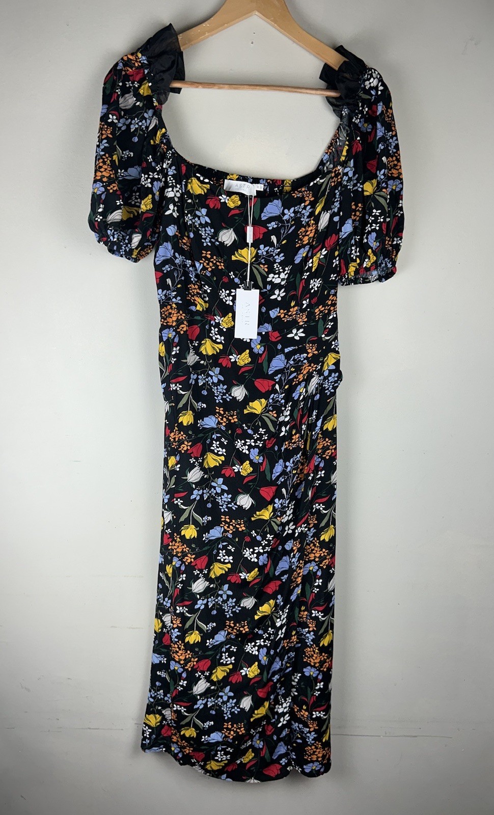 ASTR the label Black Floral Puff Short Sleeve Midi Dress Medium Smocked Back
