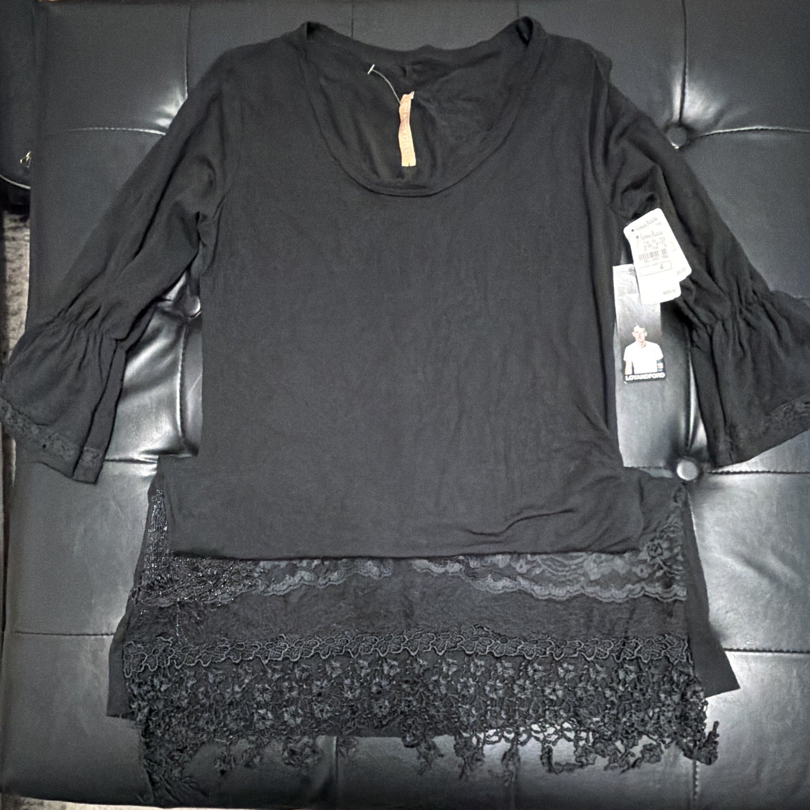 Neiman Marcus Women’s Black Scoop Neck 3/4 Sleeve Lace Hem Top Size 4