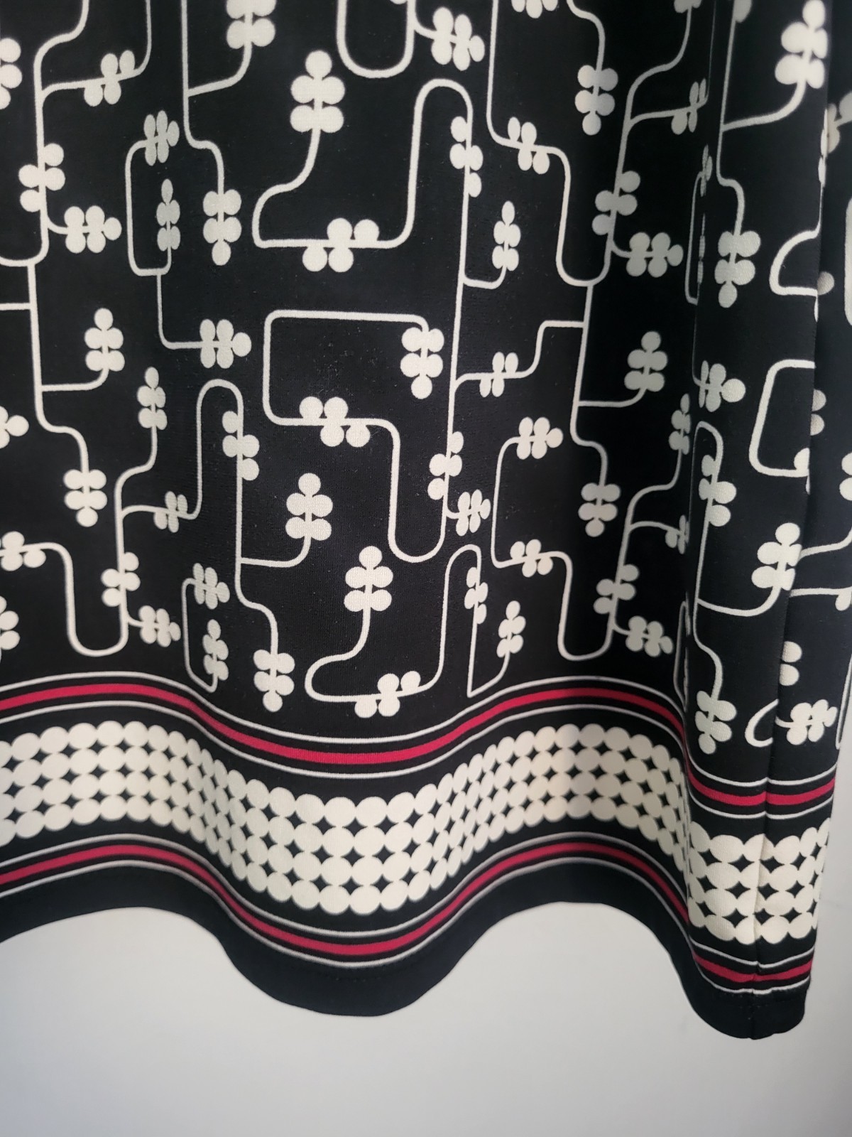 Max Edition Geometric Half Sleeve Sheath Dress Size Medium Lightweight Stretch