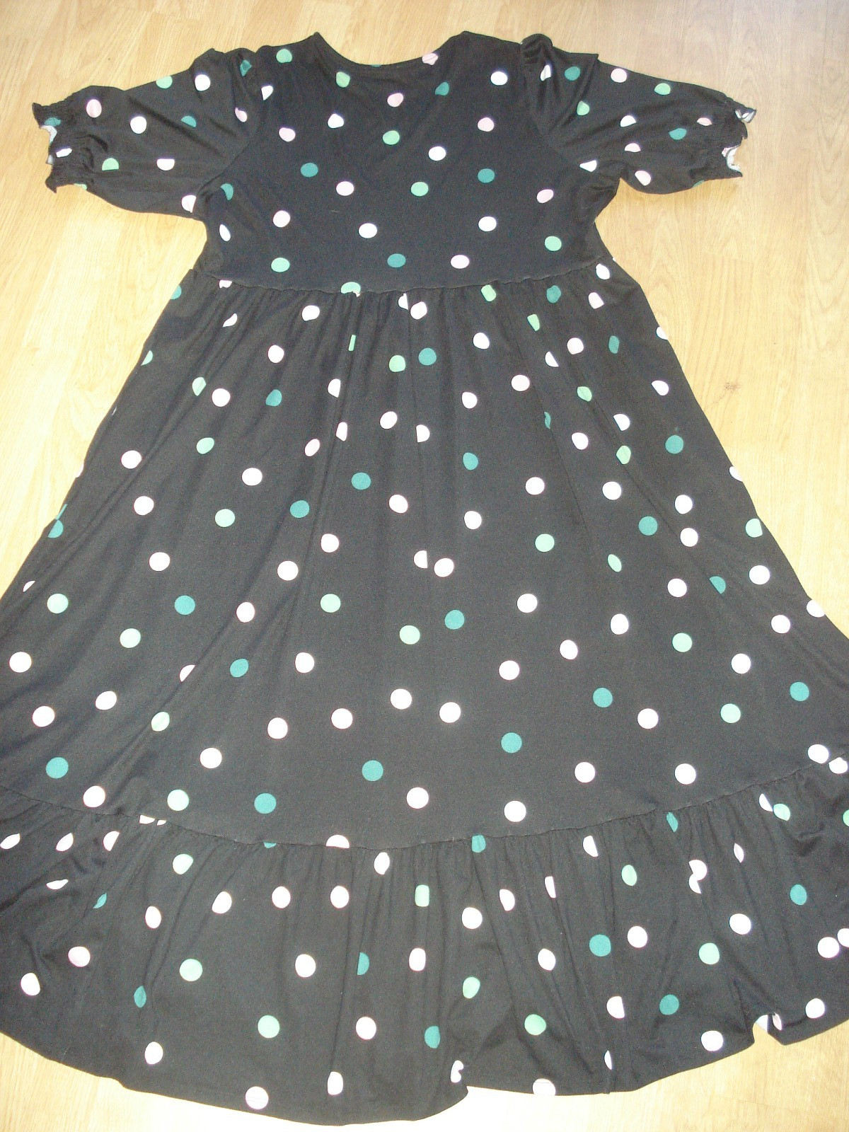JD WILLIAMS BLACK POLKA DOT POCKETS FLORAL POLY/ELASTANE SHORT SLEEVE UK 16