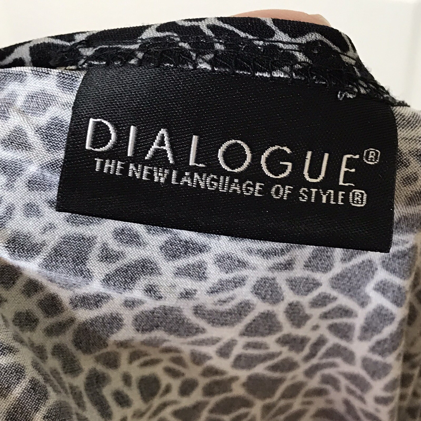 Dialogue Size S Giraffe Print Dress V Neck Faux Wrap Stretch Inverted Pleats