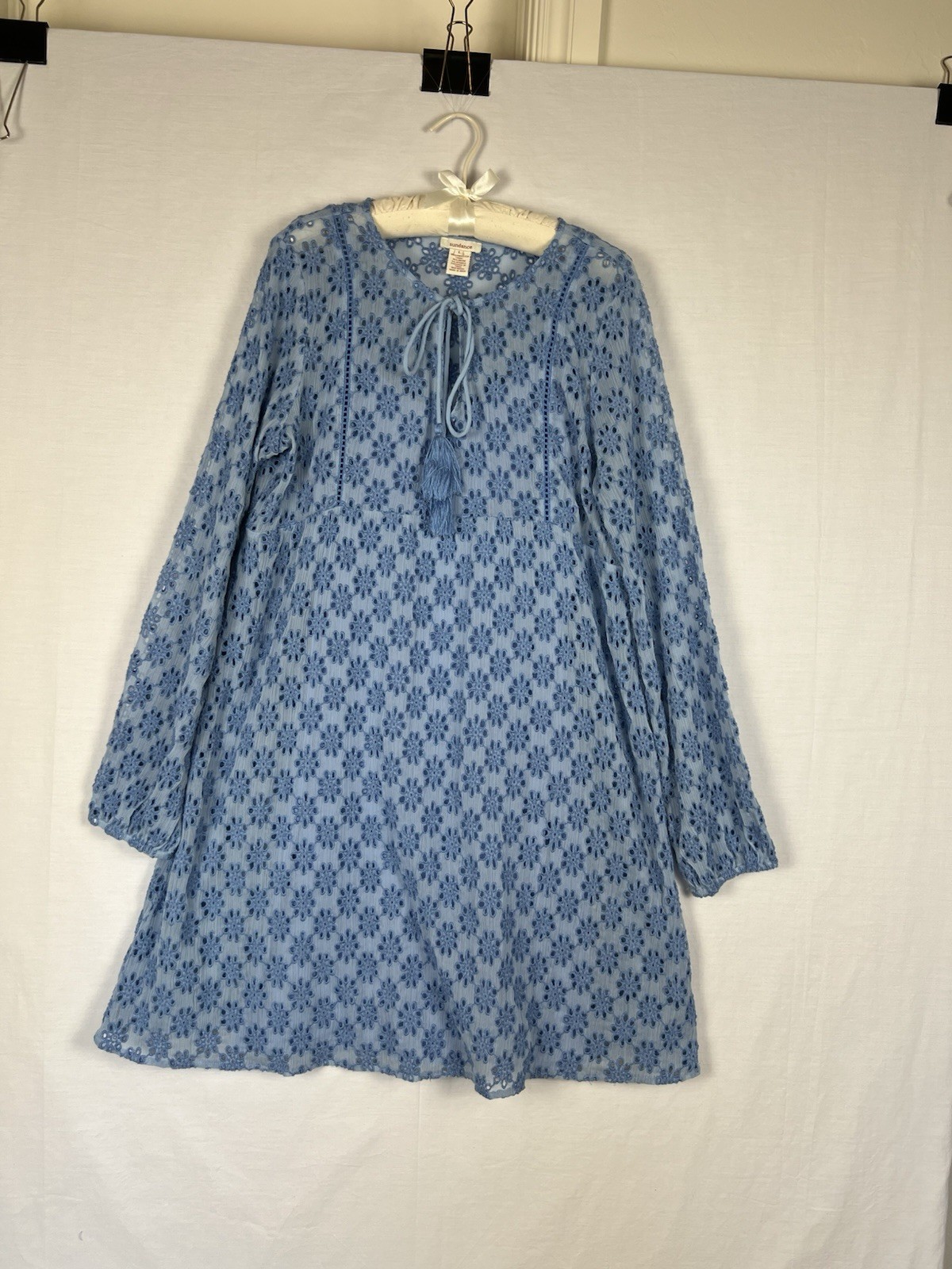 Sundance Large Light Blue Embroidered Eyelet Lace pattern Dress,Lining encluded.