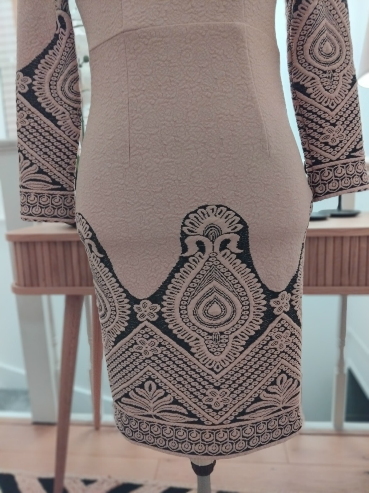 Lovie’s Embossed Printed Shift Dress Size S 38 Inches New Without Tags