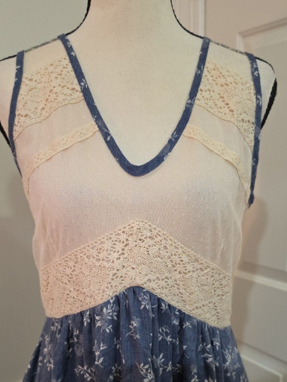 RYU Boho Cottagecore Blue Floral Lace-Up Corset-Back V-Neck Sundress – Size M
