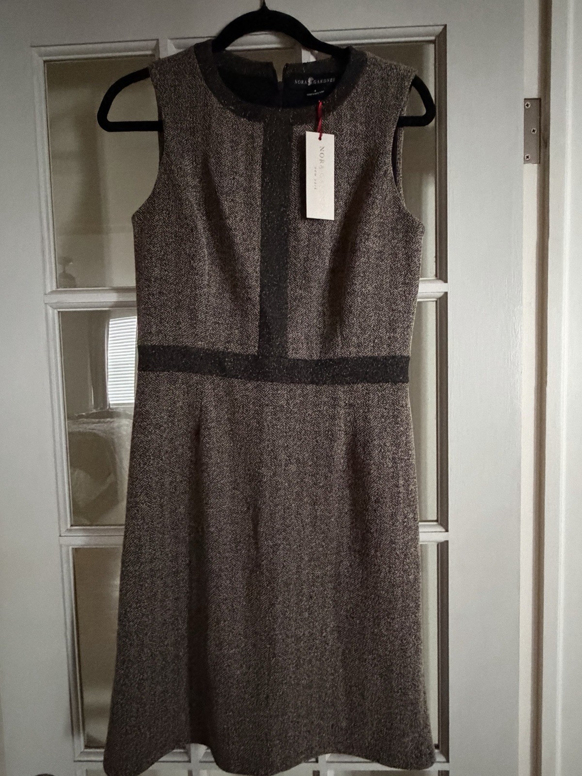 Nora Gardner Size 4 grey-brown herringbone dress with retro vibe, knee length