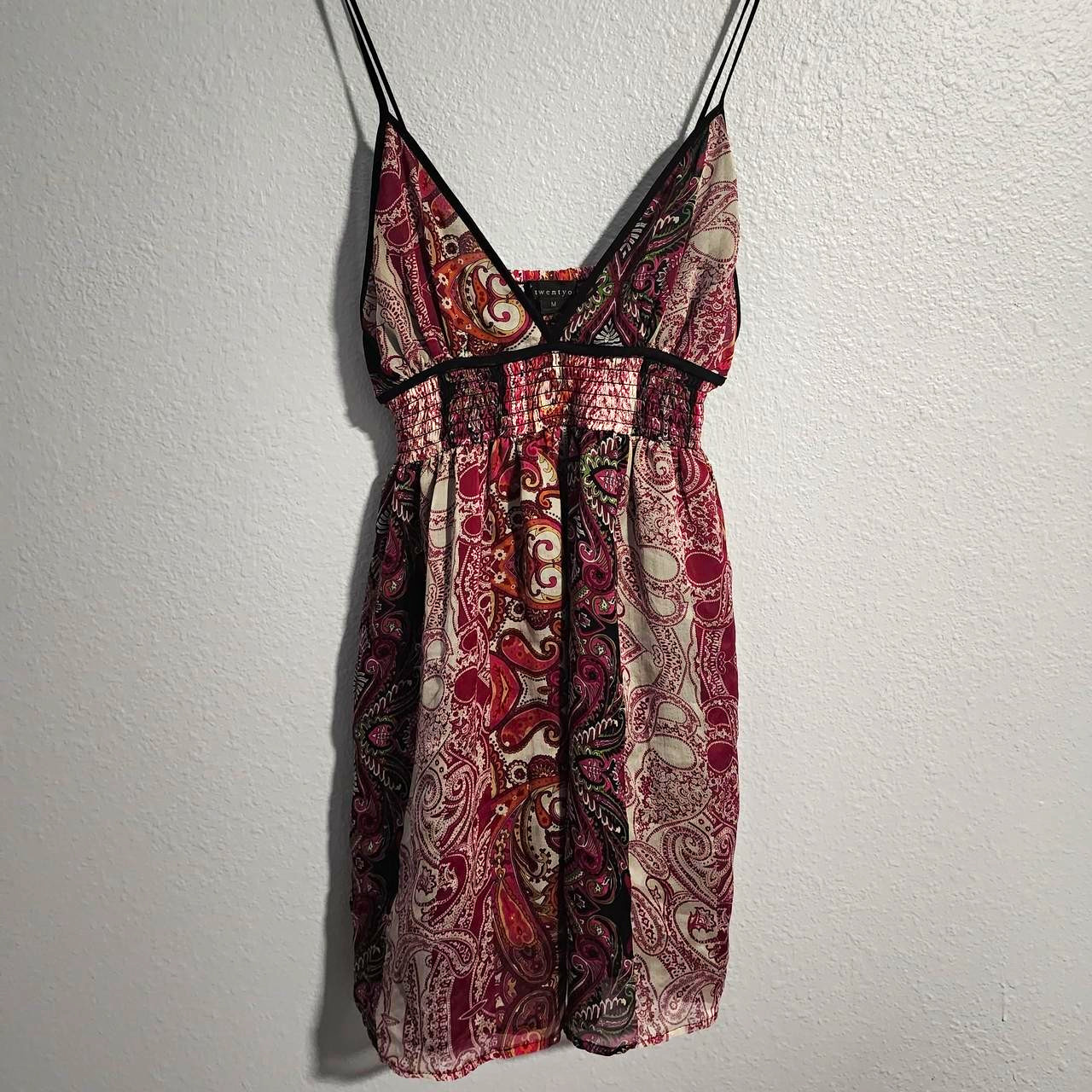 twentyone Women’s M Paisley Mini Sundress V-Neck Smocked Spaghetti Strap Pink