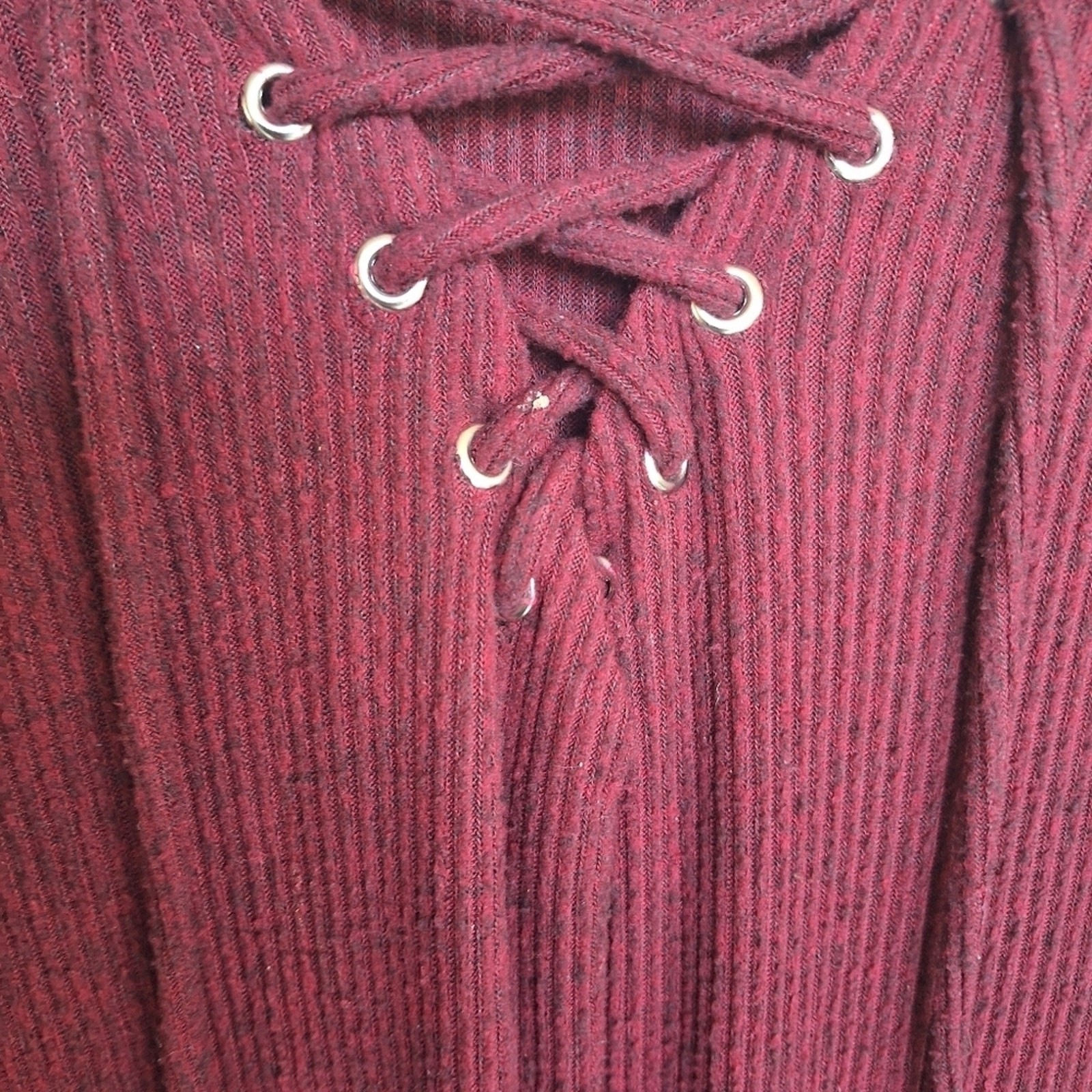 Heart and hips lightweight sweater dress maroon.Lace front curved hem size large
