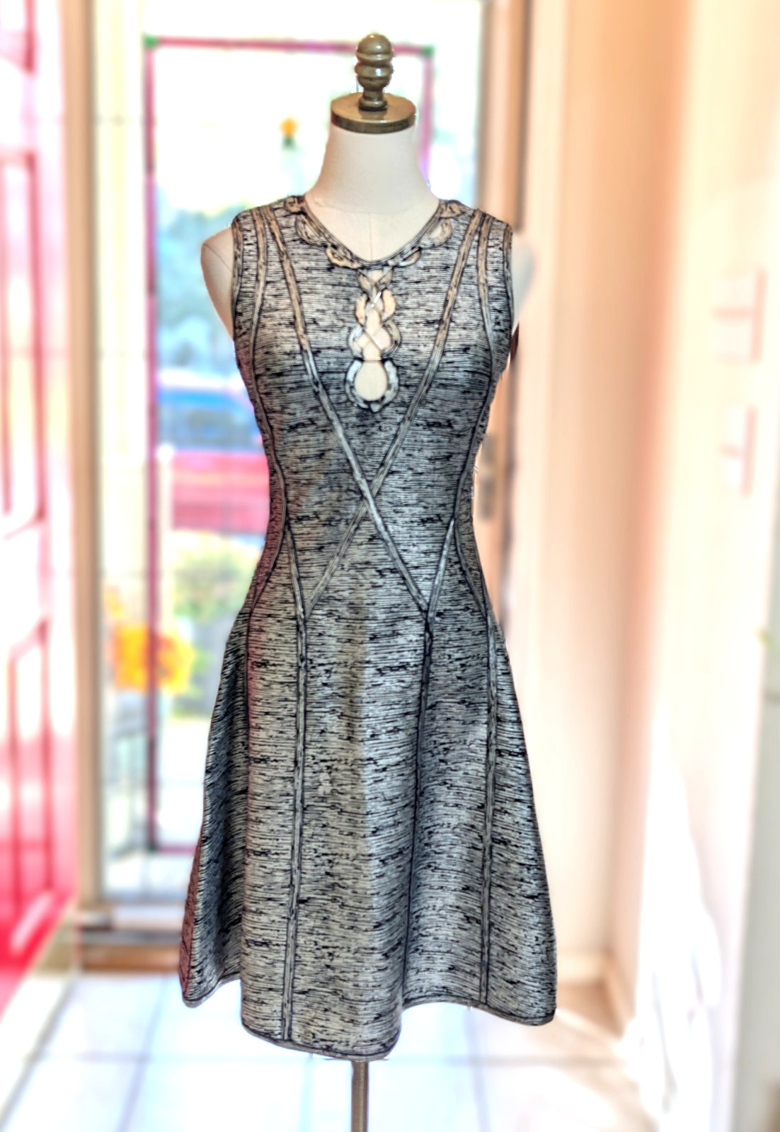 Alberto Makali Sleeveless Cocktail Dress Size M Silver Metallic Cutout Neck/Side