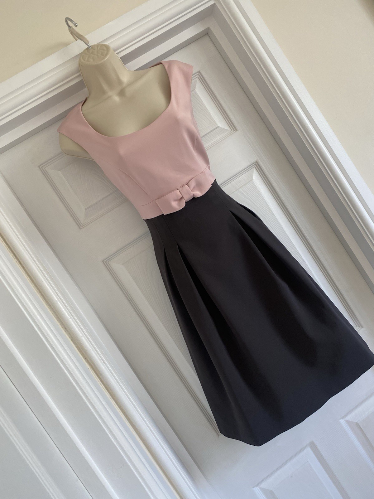 EXQUISITE PHASE EIGHT SIZE 10 USA 6 SOFT BLUSH & BLACK FIT &FLARE PARTY DRESS
