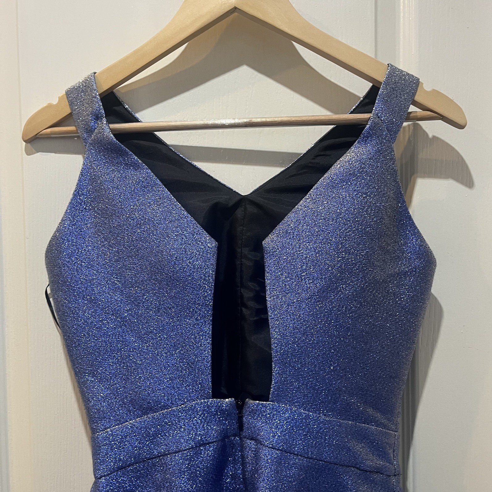 MISS SELFRIDGE – Size 6 UK – BLUE METALLISED SPARKLY cut out DRESS rrp was £55