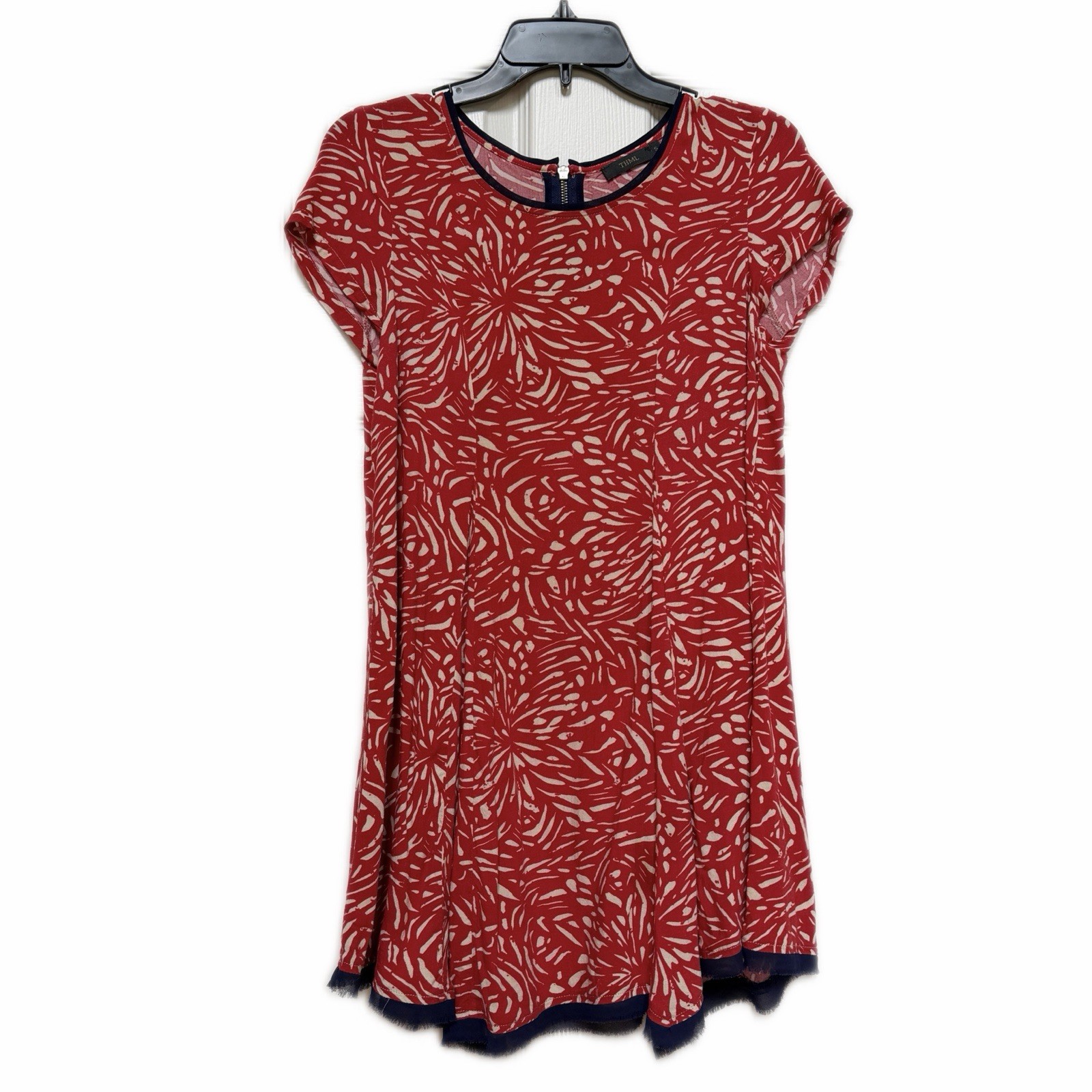 THML Boutique Red & White Floral Print Shift Dress with Navy Trim – Size Small