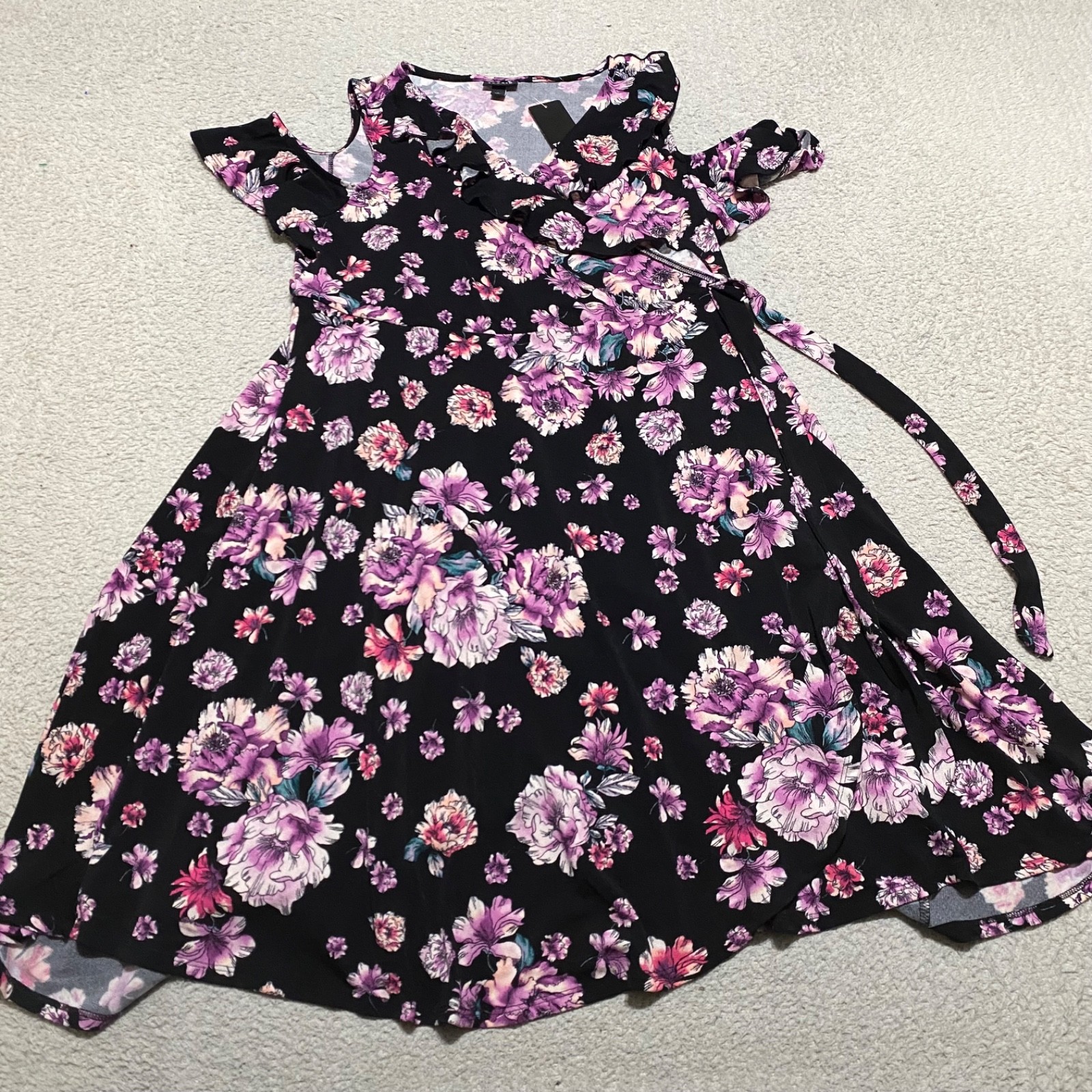 NWT Torrid Womens 1X Plus Dress Multicolor Floral Faux Wrap Cold Shoulder New