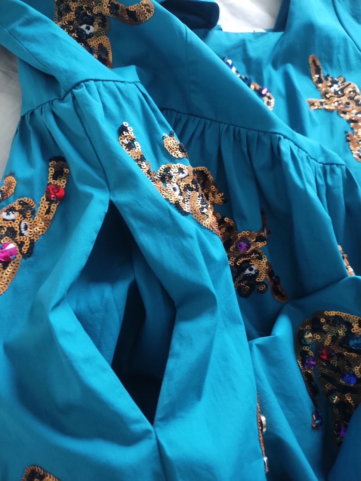 QUEEN OF SPARKLES ✨ Large Lined Cotton Teal Tiger Sequin Dress 🐅 (pockets!)