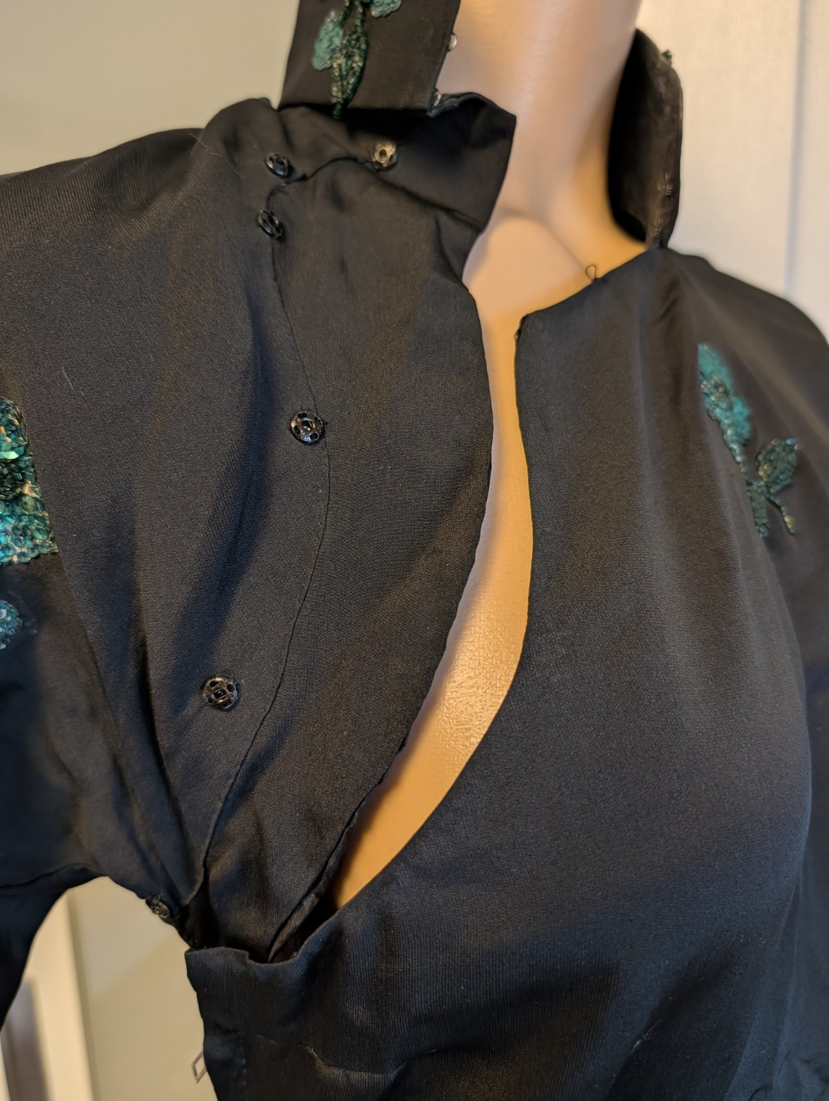 Authentic Vintage Black Silk Embroidered Cheongsam Dress Sz S