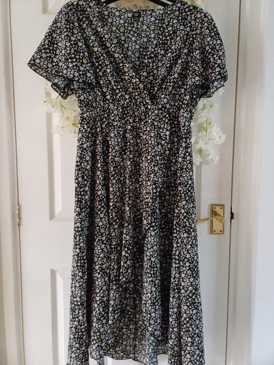 Pretty Ditsy Floral Ruffle Front Waterfall Floaty summer👗 Dress 0XL 16 18