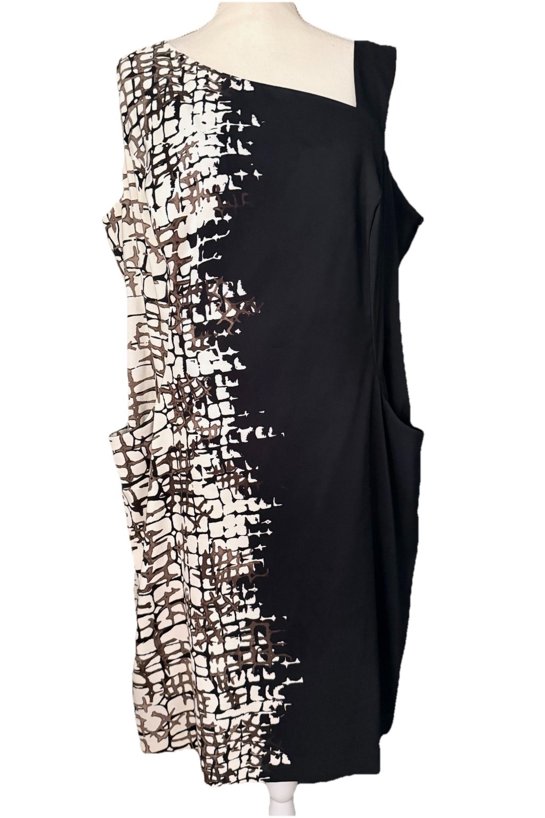 Jones Studio Sheath Dress Sz 18W Black & Half Geometric Prt Knee Lgth Sleeveless