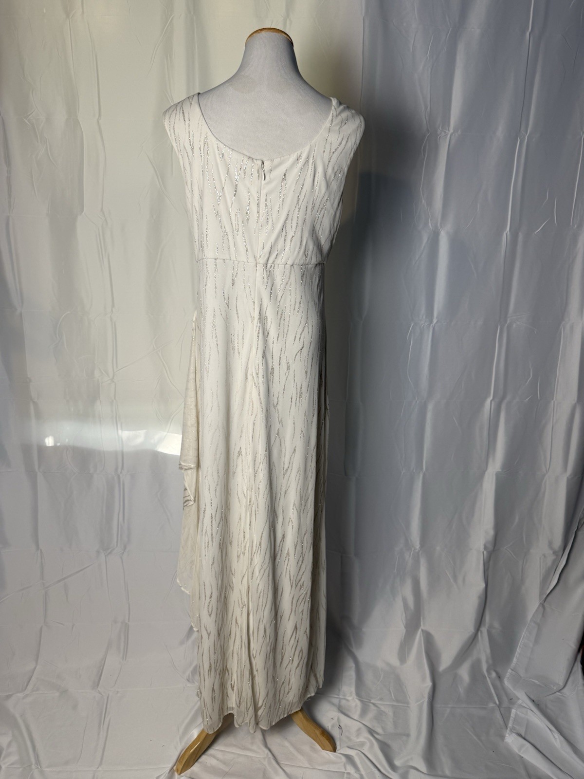 R&M Richards Ivory/Silver Glitter Beaded Chiffon V-Neck Long Gown 16
