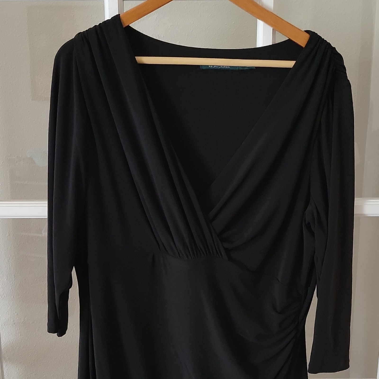 Lauren Ralph Lauren Black Solid V-Neck Ruched Stretch Sheath Dress 18W