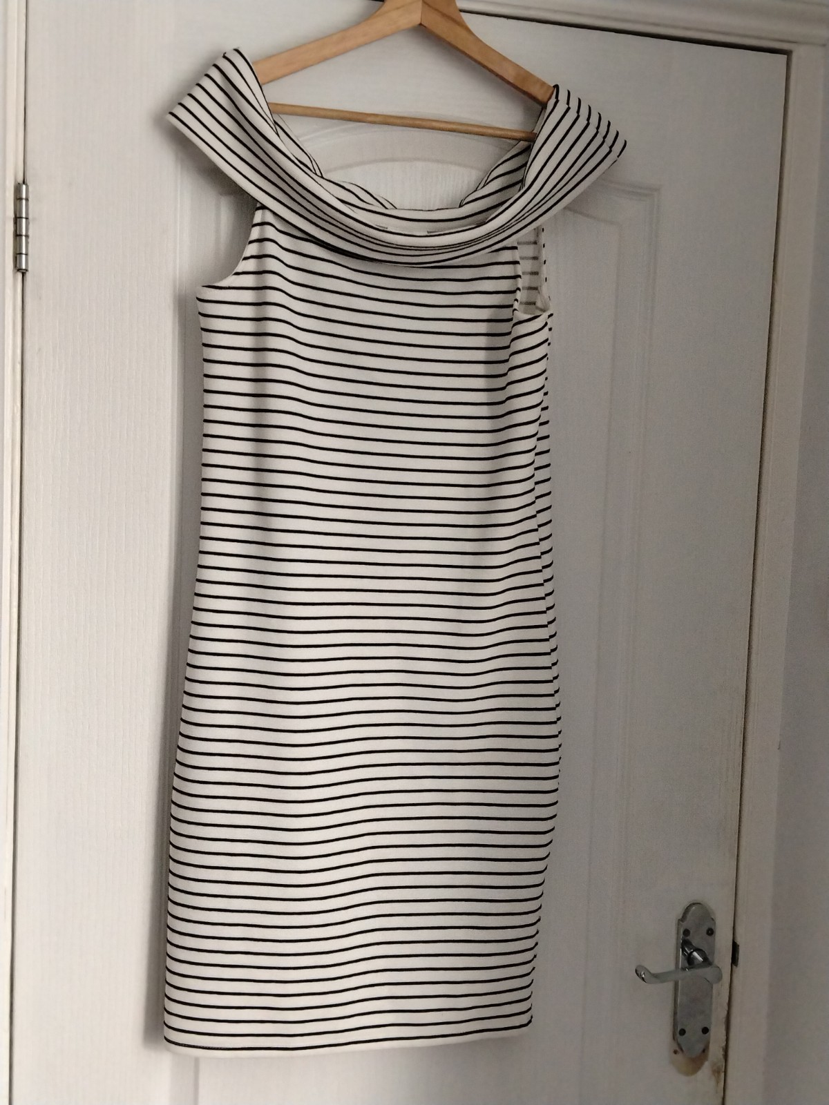 VILA CLOTHES – Black/White Striped Bodycon Dress Size M