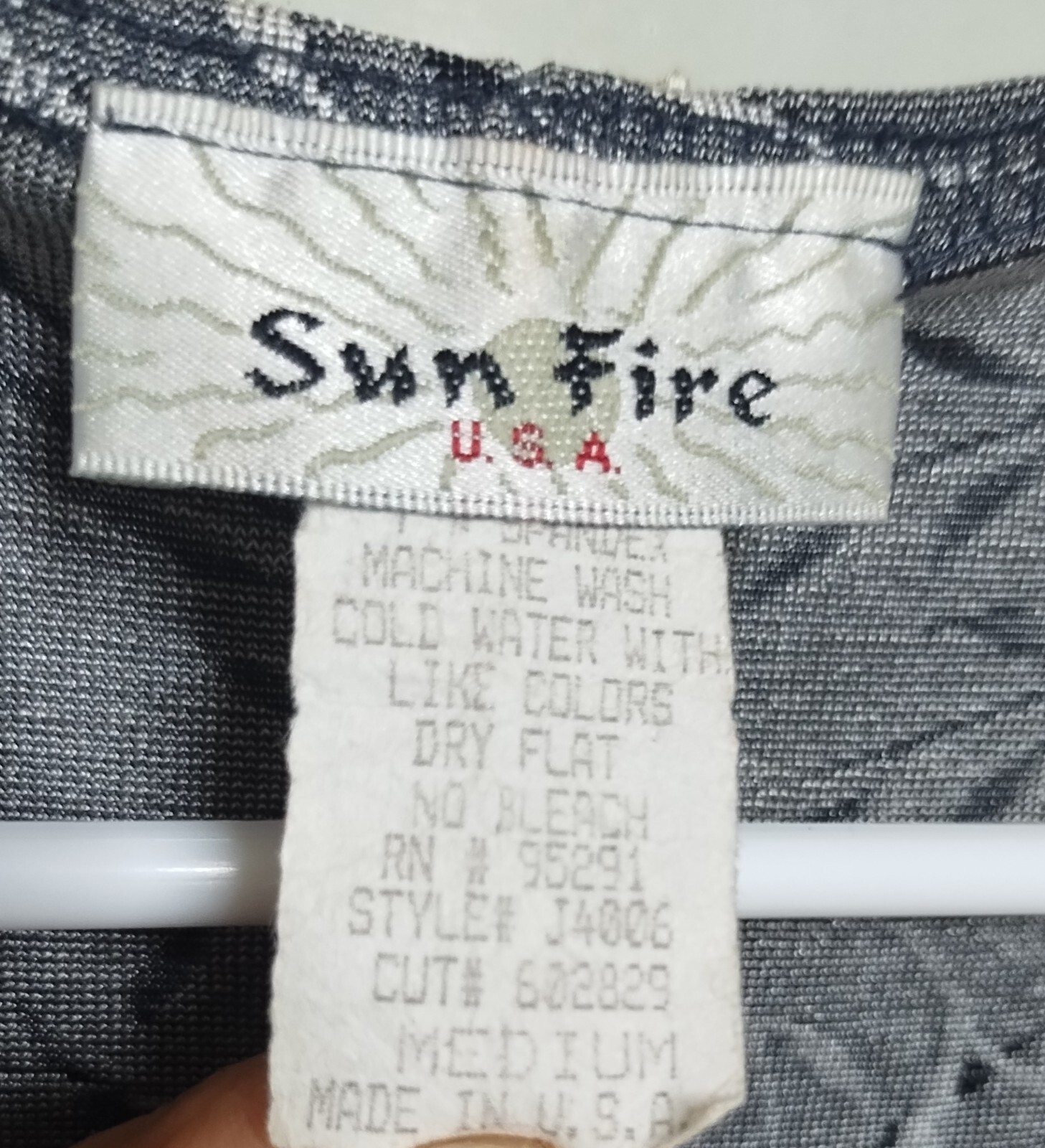 Womens Size-Medium Gray Pattern ‘Sun Fire’ Above Knee Sun Dress
