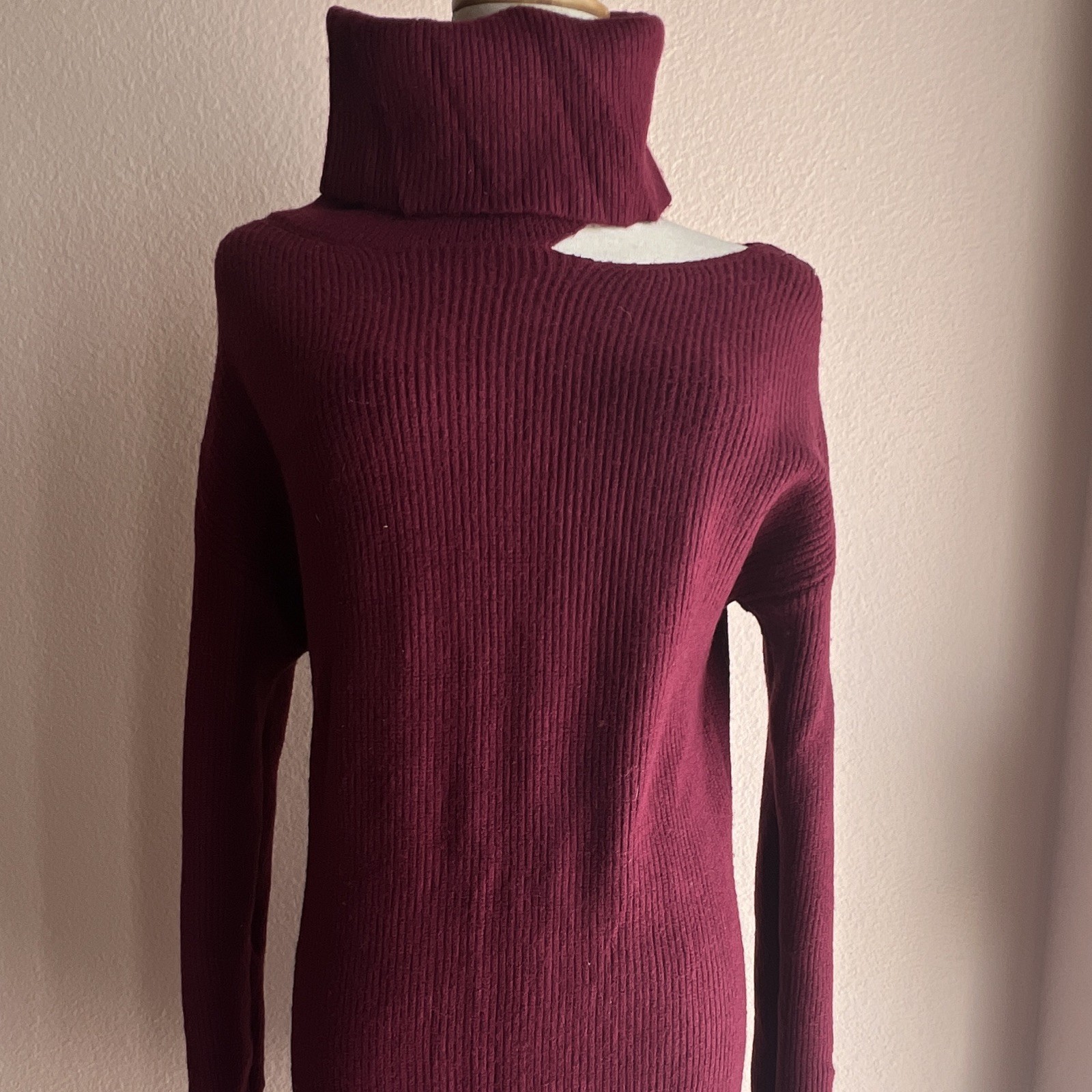 Womens Burgundy Ribbed Knit Turtleneck Cut-Out Long Sleeve Sweater Dress S