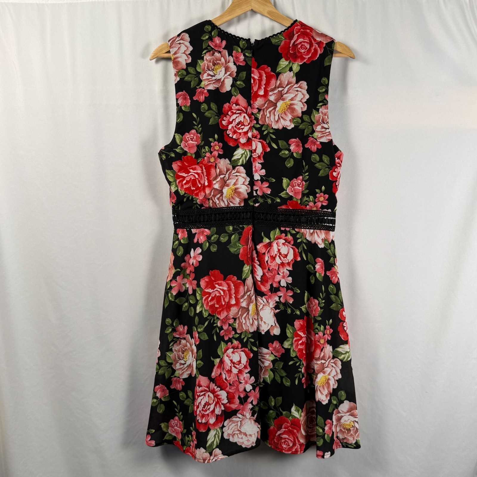 Disney Princess Womens L Beauty & Beast Rose Crochet Trim Fit & Flare Dress