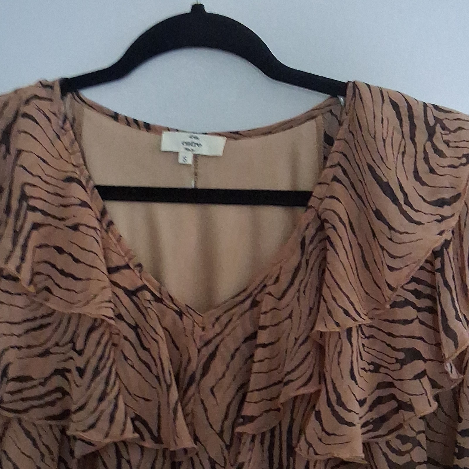Entro Women’s Size S Tan/Black Zebra Animal Print Ruffle V-Neck Mini Dress Prepp